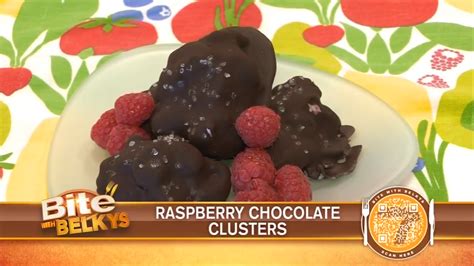 Raspberry Chocolate Clusters / Belkys